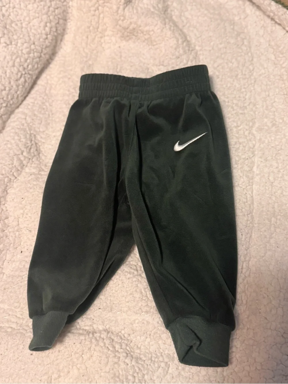 Nike Kids Forest Green Fleece Joggers with White Swoosh
